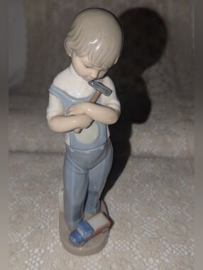 Vintage Lladro Porcelain Boy Figurine With Hammer And Truck.4897